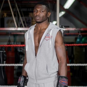 Sleeveless hoodie-zipped